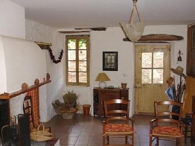 Salon - salle � manger avec chemin�e