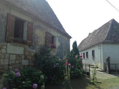 Chambre avec petit d�jeuner �/en/au Lanquais (Dordogne)ou appartement ou maison de vacances