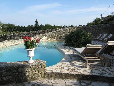 Maison de vacances �/en/au GRIGNAN Chamaret (Dr�me)ou appartement ou maison de vacances