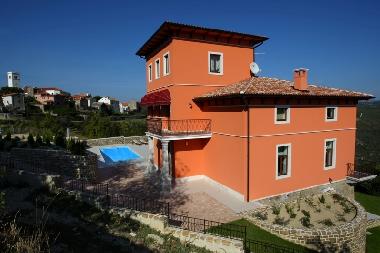 Maison de vacances �/en/au Oprtalj (Istarska)ou appartement ou maison de vacances