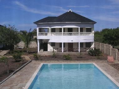 Chambre avec petit d�jeuner �/en/au diani (Coast)ou appartement ou maison de vacances