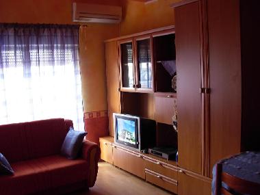 vitrine et canape lit 1-2 personnes