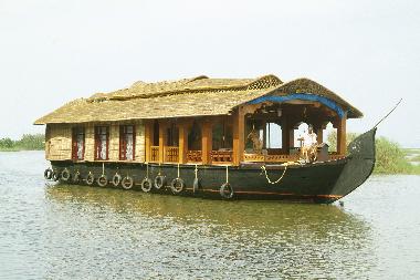Bateau �/en/au Kottayam (Kerala)ou appartement ou maison de vacances