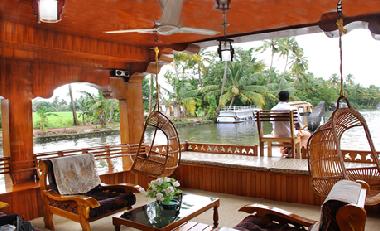 Bateau �/en/au Kottayam (Kerala)ou appartement ou maison de vacances