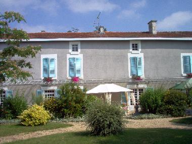 Chambre avec petit d�jeuner �/en/au Souvigne (Deux-S�vres)ou appartement ou maison de vacances