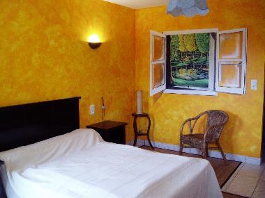 Chambre avec petit d�jeuner �/en/au OULMES (Vend�e)ou appartement ou maison de vacances