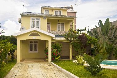 Maison de vacances �/en/au GRAND BAY (Grand Baie)ou appartement ou maison de vacances