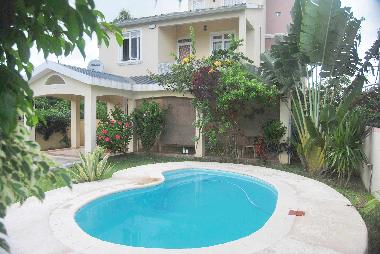 Maison de vacances �/en/au GRAND BAY (Grand Baie)ou appartement ou maison de vacances