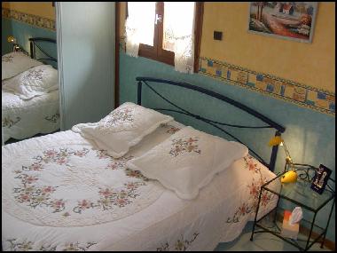 Chambre avec petit d�jeuner �/en/au chalandry-Elaire (Ardennes)ou appartement ou maison de vacances