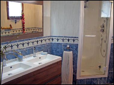 Chambre avec petit d�jeuner �/en/au chalandry-Elaire (Ardennes)ou appartement ou maison de vacances