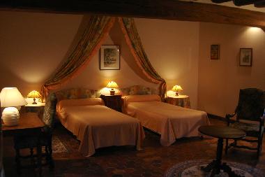 Chambre avec petit d�jeuner �/en/au Chevannes (Yonne)ou appartement ou maison de vacances