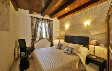 Maison de vacances �/en/au St Cr�pin et Carlucet  (Dordogne)ou appartement ou maison de vacances