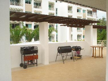 BARBECUE ET SOLARIUM COMMUN