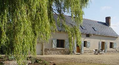 Maison de vacances �/en/au nr Bauge (Maine-et-Loire)ou appartement ou maison de vacances