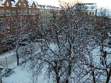 vue sur la place en hiver