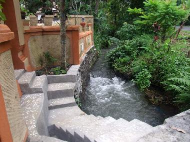 Maison de vacances �/en/au Sambangan, Singaraja (Bali)ou appartement ou maison de vacances