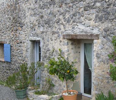 Maison de vacances �/en/au VALBELLE (Alpes-de-Haute-Provence)ou appartement ou maison de vacances