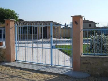 Maison de vacances �/en/au laudun (Gard)ou appartement ou maison de vacances