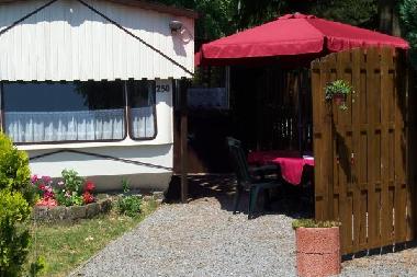 Caravane  �/en/au Chimay (Wallonia)ou appartement ou maison de vacances
