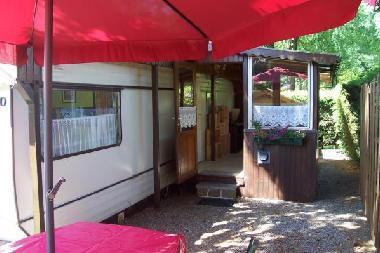 Caravane  �/en/au Chimay (Wallonia)ou appartement ou maison de vacances