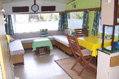 Caravane  �/en/au Chimay (Wallonia)ou appartement ou maison de vacances