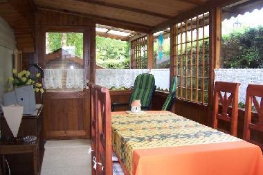 Caravane  �/en/au Chimay (Wallonia)ou appartement ou maison de vacances