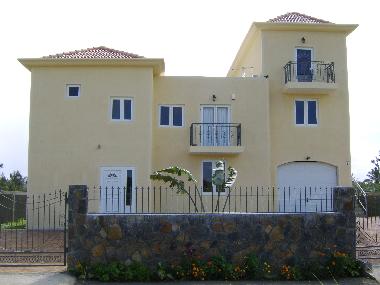 Maison de vacances �/en/au P�reyb�re (Riviere du Rempart)ou appartement ou maison de vacances