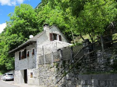 Maison de vacances �/en/au Frasco (Locarno)ou appartement ou maison de vacances