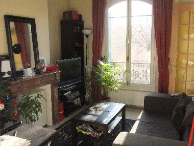 Salon/ salle � manger �l�gant et tres lumineux