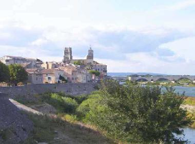 Maison de vacances �/en/au Pont Saint Esprit (Gard)ou appartement ou maison de vacances