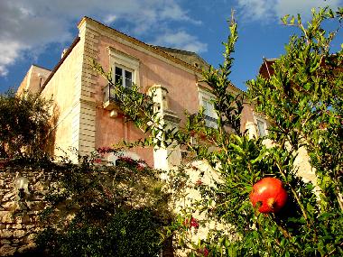 Maison de vacances �/en/au  GARGANO _Mattinata (Foggia)ou appartement ou maison de vacances