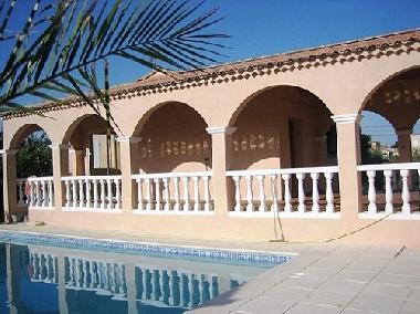 Maison de vacances /en/au St.Remy-de-Provence (Bouches-du-Rhne)ou appartement ou maison de vacances