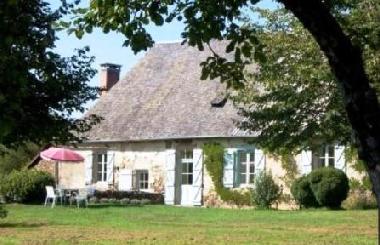 Maison de vacances /en/au Orgnac-sur-Vzre (Corrze)ou appartement ou maison de vacances