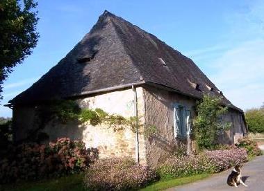 Maison de vacances /en/au Orgnac-sur-Vzre (Corrze)ou appartement ou maison de vacances