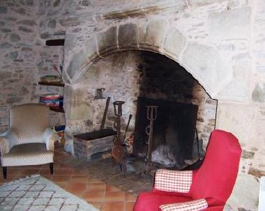 Maison de vacances /en/au Orgnac-sur-Vzre (Corrze)ou appartement ou maison de vacances