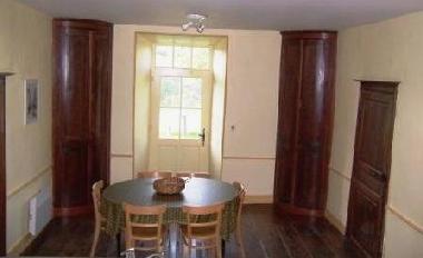 Maison de vacances /en/au Orgnac-sur-Vzre (Corrze)ou appartement ou maison de vacances