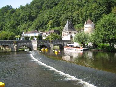 Maison de vacances �/en/au Bourdeilles (Dordogne)ou appartement ou maison de vacances