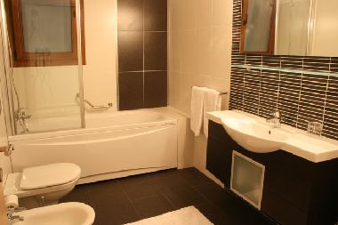 Maison de vacances �/en/au lindos (Dodekanisos)ou appartement ou maison de vacances