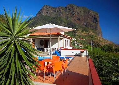 Maison de vacances /en/au Porto da Cruz (Madeira)ou appartement ou maison de vacances