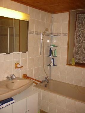 Badezimmer mit Wanne