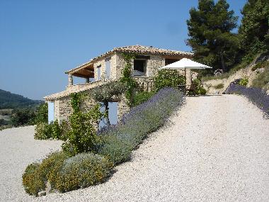 Maison de vacances �/en/au Le Barroux (Vaucluse)ou appartement ou maison de vacances