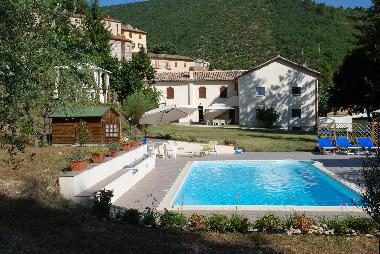 Maison de vacances �/en/au Serrapetrona (Macerata)ou appartement ou maison de vacances