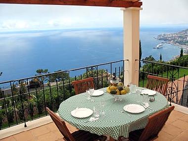 Maison de vacances /en/au funchal (Madeira)ou appartement ou maison de vacances