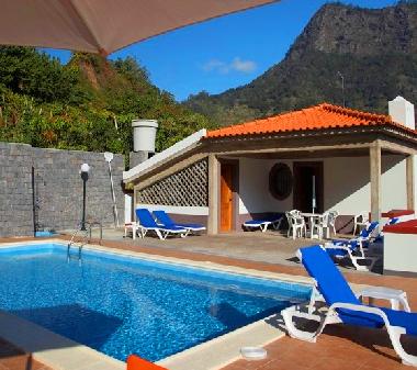 Maison de vacances /en/au Porto da Cruz (Madeira)ou appartement ou maison de vacances