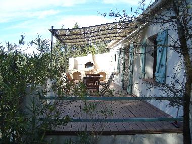 Maison de vacances �/en/au Uzes (la Capelle-Masmolene) (Gard)ou appartement ou maison de vacances