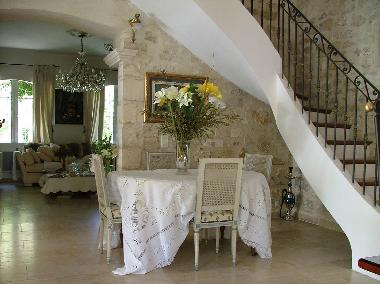 Maison de vacances �/en/au Villeneuve les avignon (Vaucluse)ou appartement ou maison de vacances