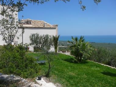 Maison de vacances �/en/au  GARGANO _Mattinata (Foggia)ou appartement ou maison de vacances