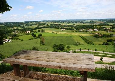 Maison de vacances �/en/au Monflanquin (Lot-et-Garonne)ou appartement ou maison de vacances