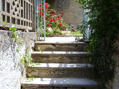 Maison de vacances �/en/au Montbrun-Les-Bains (Vaucluse)ou appartement ou maison de vacances