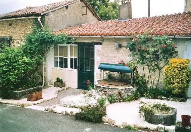 Maison de vacances �/en/au Poullignac (Charente)ou appartement ou maison de vacances